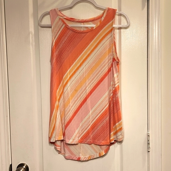 EUC!!! APT.9 Droptail Tank - Picture 4 of 4